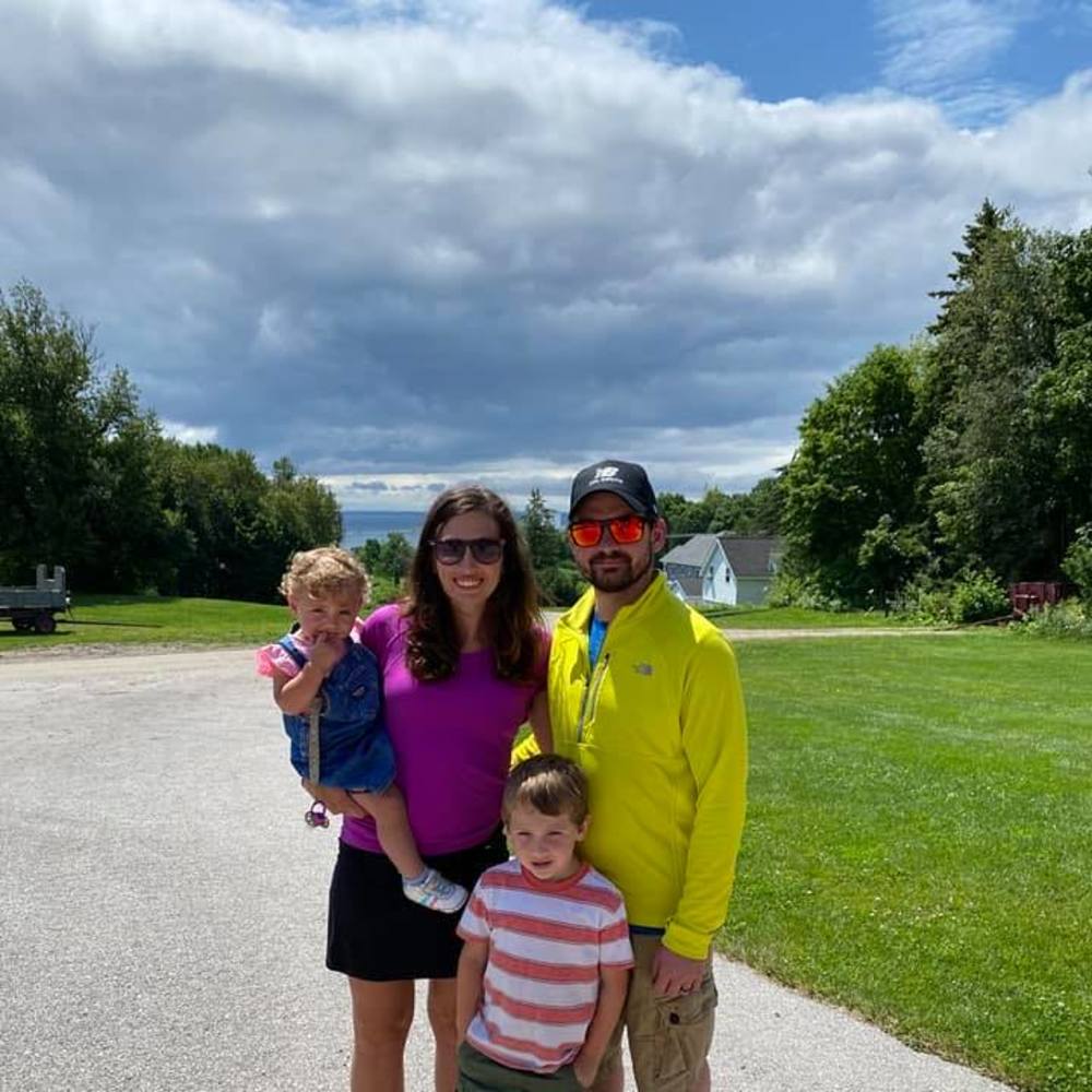 Meet your Posher, Hilary